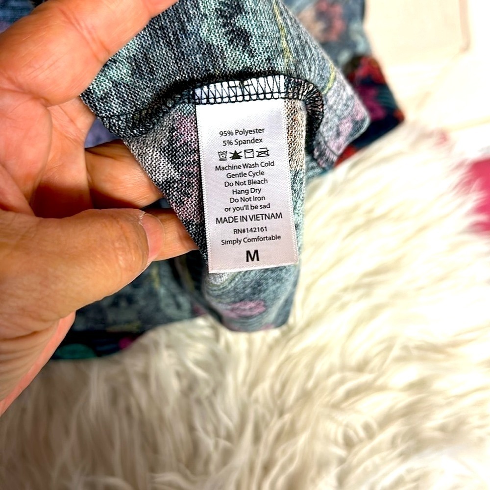 LULAROE Sarah lightweight long sleeve duster, layering piece pockets M (10-12) - Picture 7 of 9